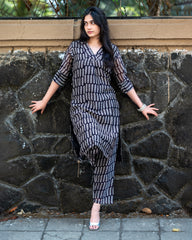 Black Maheshwari Silk Kurta without dupatta,bagh print ,plant base dye