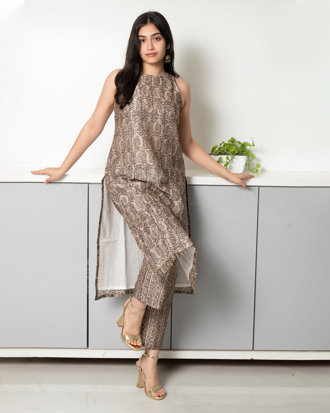 Okar Print-2-Piece-Kurta with Side Pocket maheshwari silk, plant base dye by NEELMII