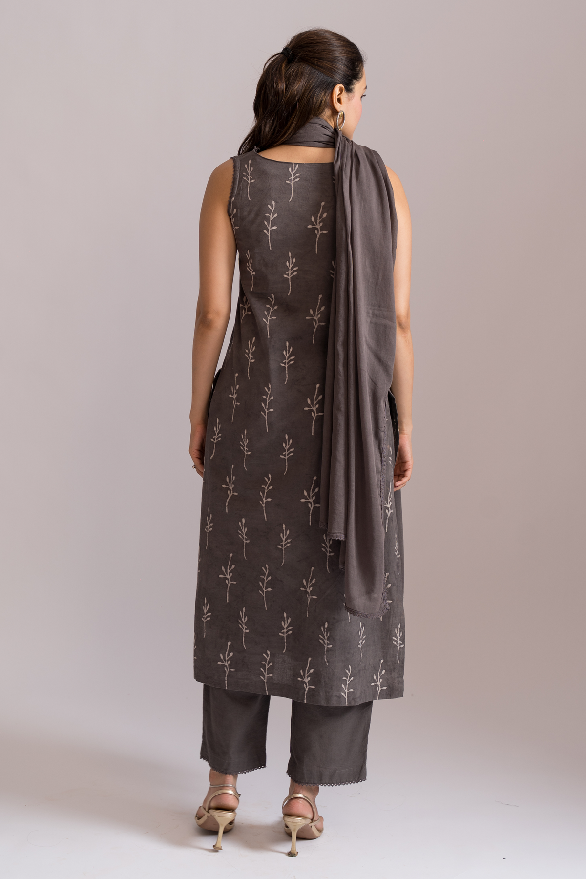 Sleeveless Dabbu Printed Kurta 3-pc Set With Dupatta  Grey