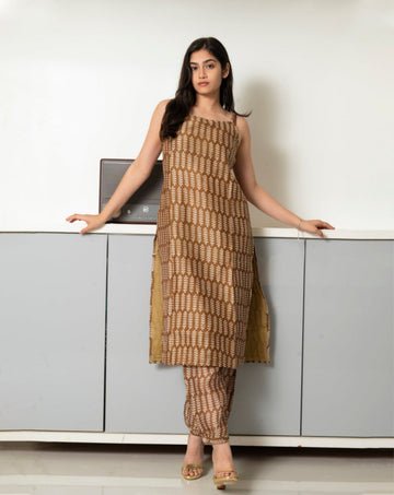 Dabbu Print 2-Piece Kurta in Maheshwari Silk
