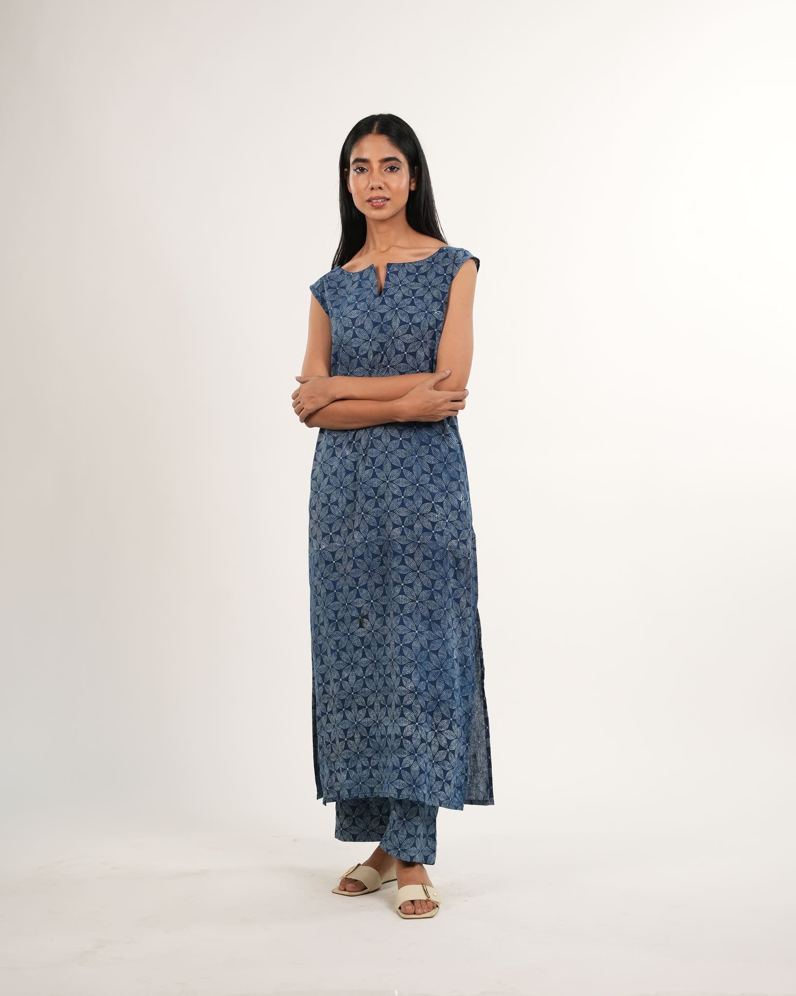 Indigo Floral 2-Piece Kurta Set | Handblock Printed | Neelmii