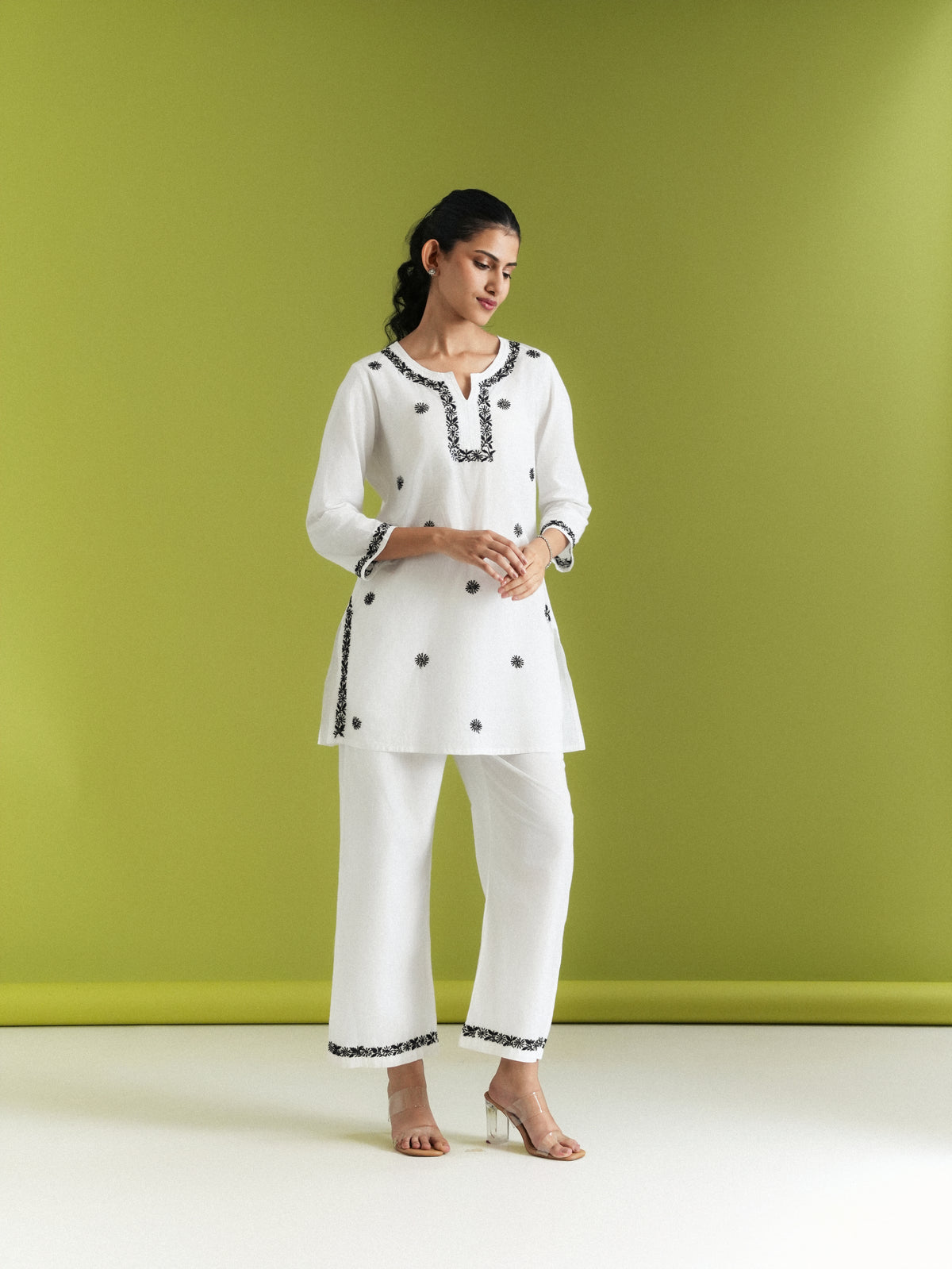 Mogra Safedi Leher 2-Piece Kurta Set (White short kurta set)